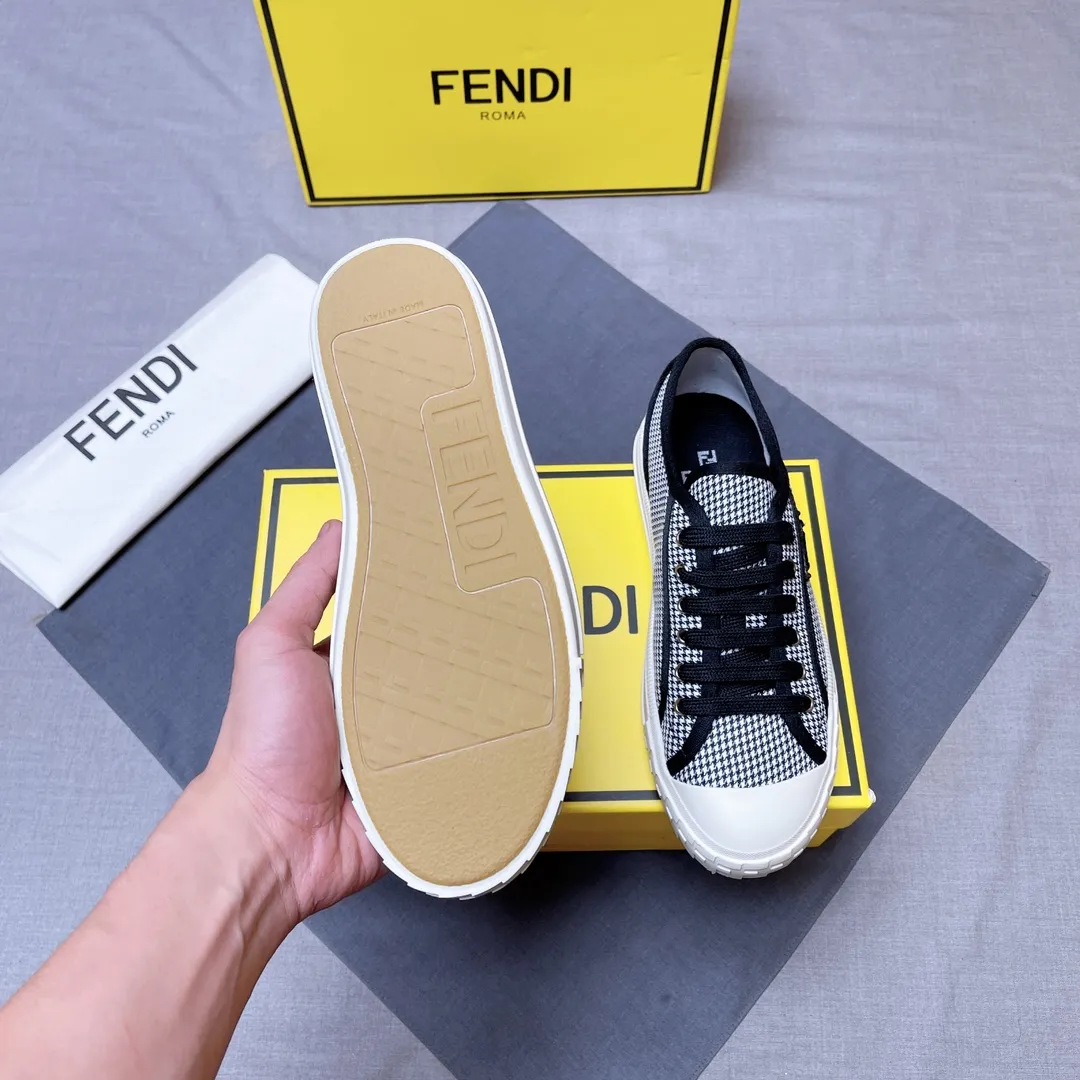 P380 men's shoes 💰Fendǐ Domino sneakers with jacquard FF pattern, embossed FF pattern on the toe, canvas upper, TPU customized outsole Size: 38-45 (customized for 45) No. 018